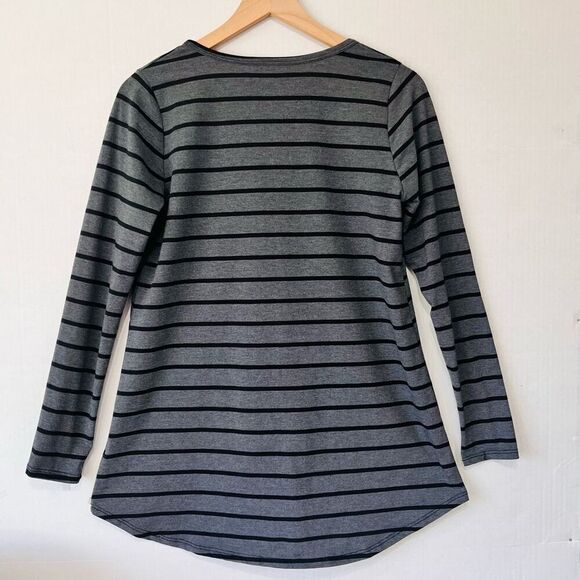 LuLaRoe Lynnae Gray And Black Striped Top   Sz S   EUC - Picture 2 of 4